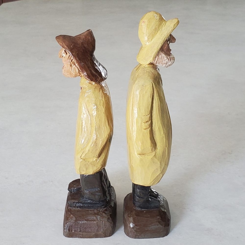 Pair of Handcarved Handpainted Wood Fisherman Signed and Dated Vintage - Picture 5 of 9
